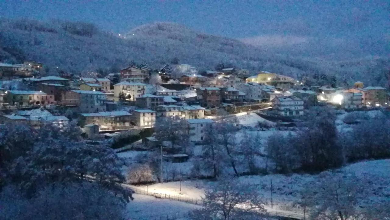Casa panoramica tra mare e montagna alle pendici della Sila Bianchi Esterno foto